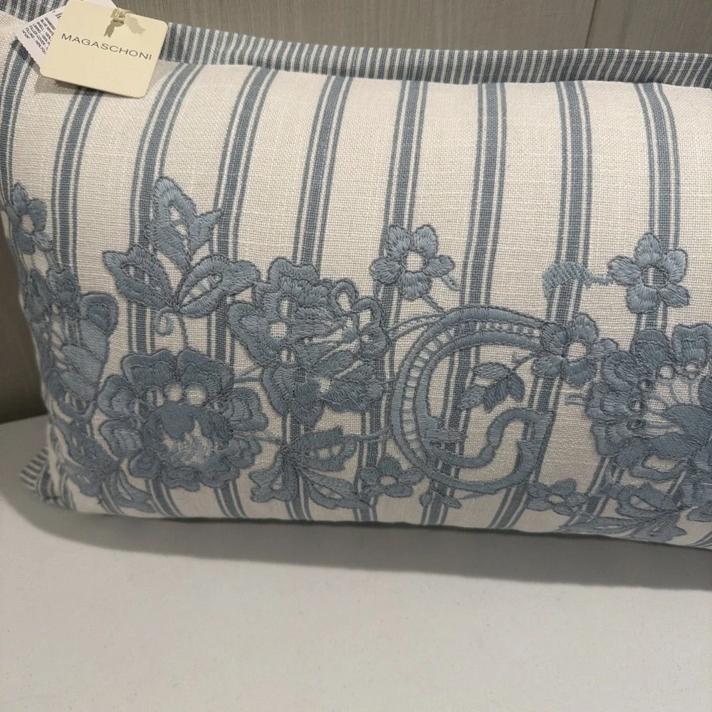 Set Of 2 Magaschoni Throw Sofa Bed Blue White Embroidered Pillows 24